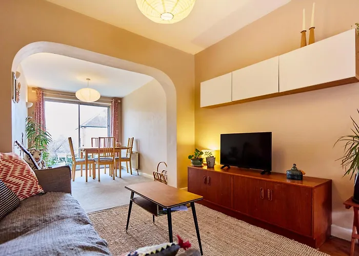 Peaceful Home In Chapel Allerton Area - Quiet Street, Free Parking