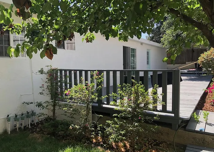 Glendale Hills Hideaway