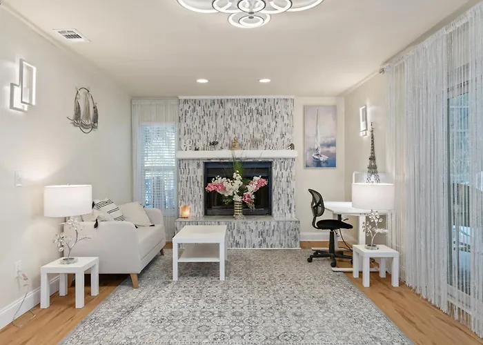 Minutes To Boat Ramps And Beach And Private Pool!