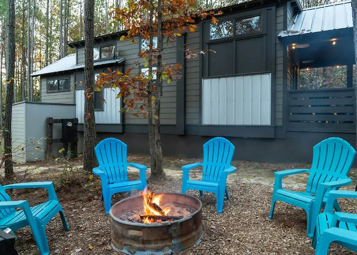 Black Diamond At Mentone With Free Internet