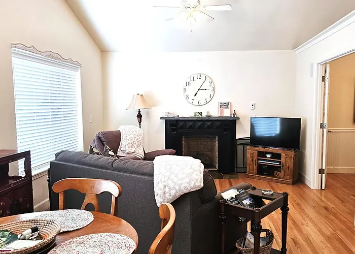 Charming, Private Cottage In Myrtle Creek