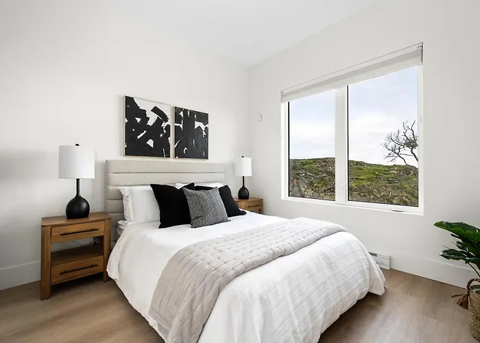 Mountain Suite, Ocean Views, Fire Pit, Well-Equipped Kitchen, Quiet & Private