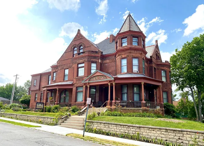 Vineyard Mansion Carriage House