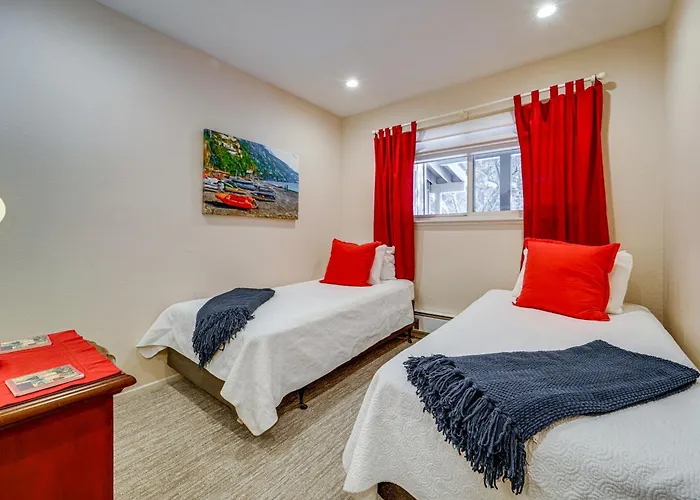 Artist'S Tahoe Retreat: Pool, Art & Ski Access!