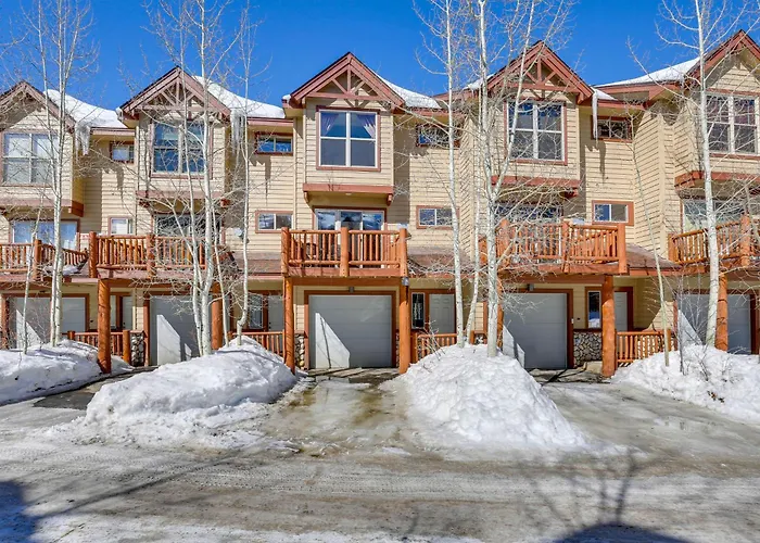 Airy Winter Park Gem W/ Private Outdoor Hot Tub!