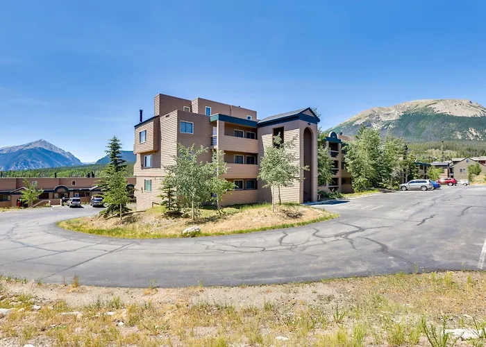 Stunning Mountain Views: Silverthorne Condo!