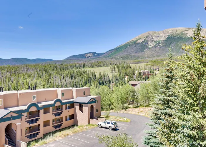 Stunning Mountain Views: Silverthorne Condo!