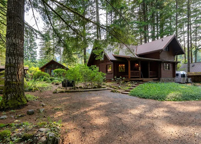 Mt Hood Log Cabin! Fresh Remodel With Airstream 1