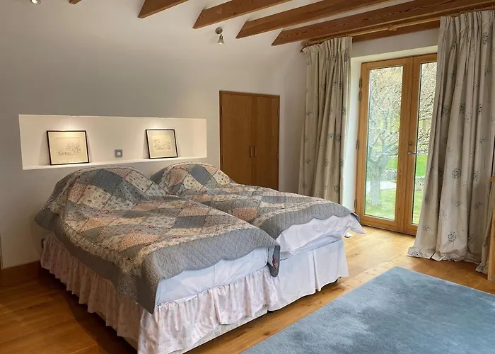 Spacious, Cosy 6 Bedroom House Which Sleeps 11