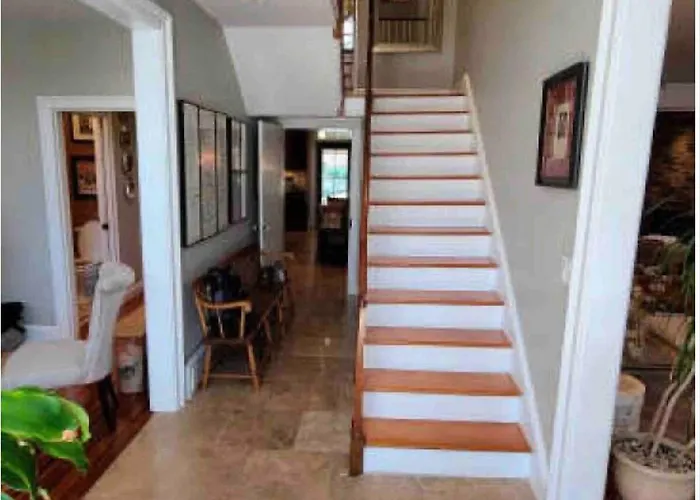 The Historic Jesse Buel Farmhouse W Heated Pool