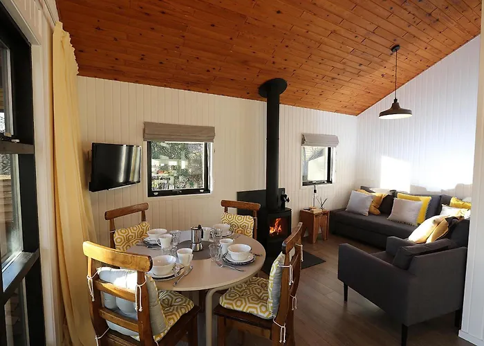 Cosy Modern Nordic Lodge W/ Loch View & Log Burner