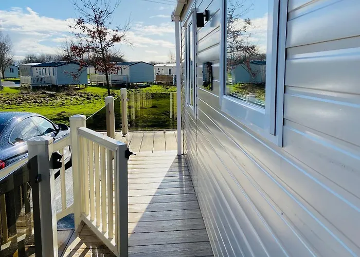 Rj Luxury Caravan Hire 2 With Hot Tub