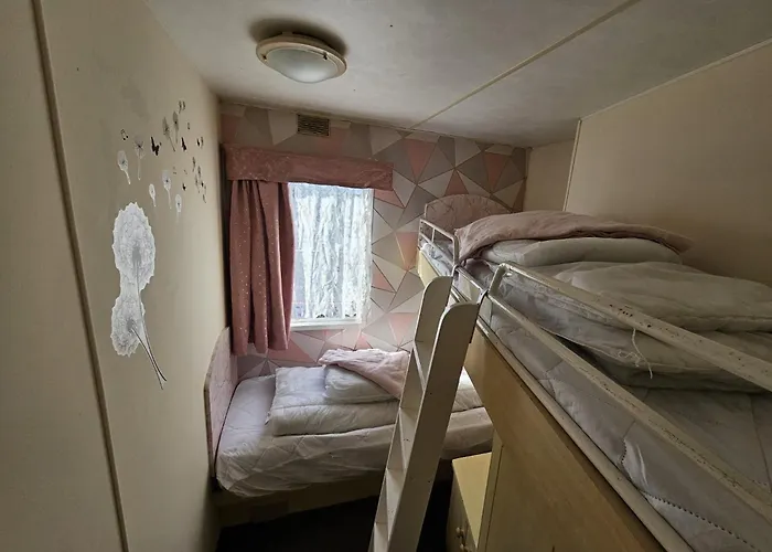 Ingoldmells - Caravan- Sleeps 8 - Seaside - Wi-Fi