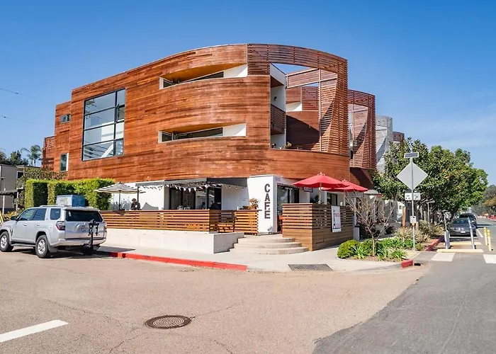 Brand New Condo 1 Block From Beach - Pet Friendly