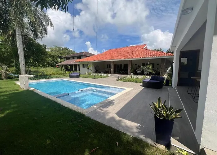 Villa Guavaberry