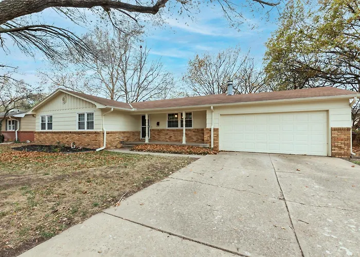 3 Bed 2 Bath Home W 2 Car Garage & Fitness Room