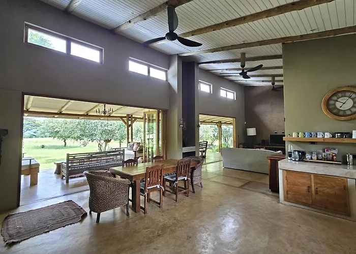 Tchagra House
