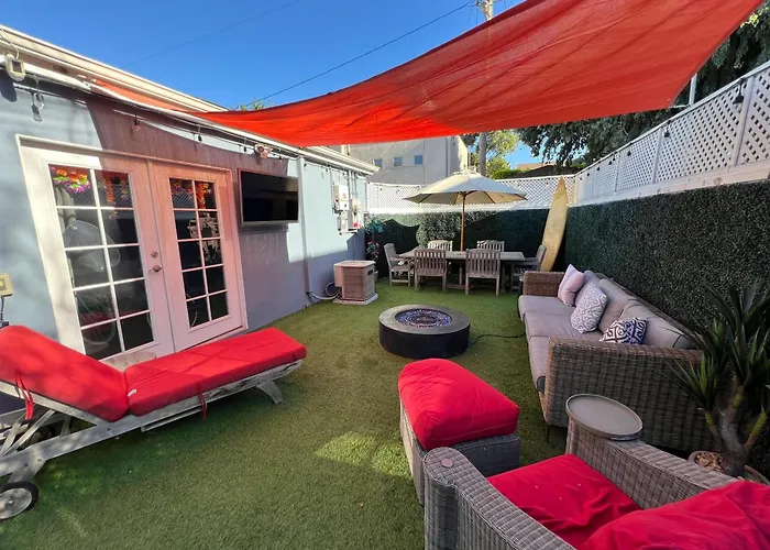 Chic Venice Beach Bungalow Steps From The Canals & Beach