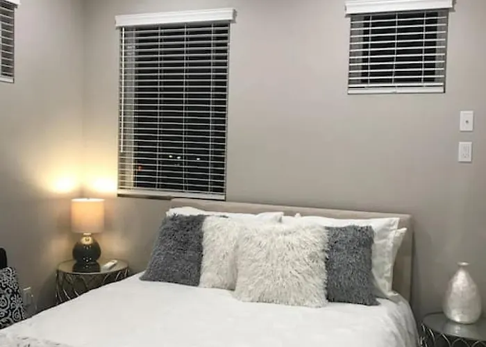 4048 Stylish Condo In Hillcrest Mission Hills