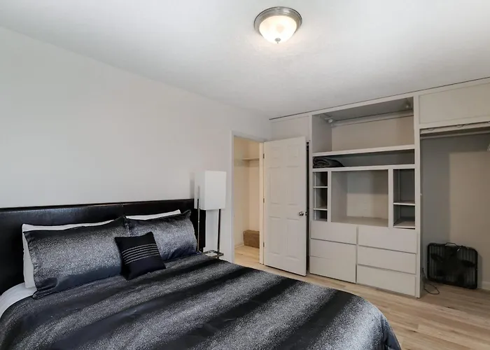 Spacious West Side Home Away From Home!