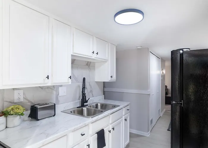 Whole Home Remodeled 1 Bed West Side Coffee Smrt Tv Wifi