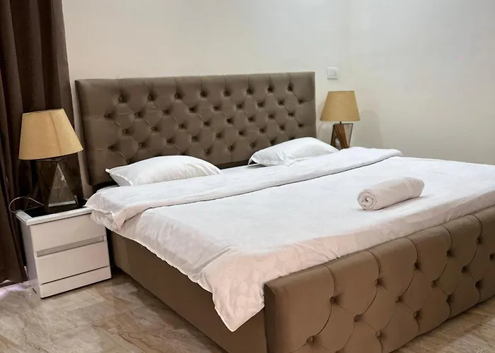 Sky Villa With Private Pool Noida