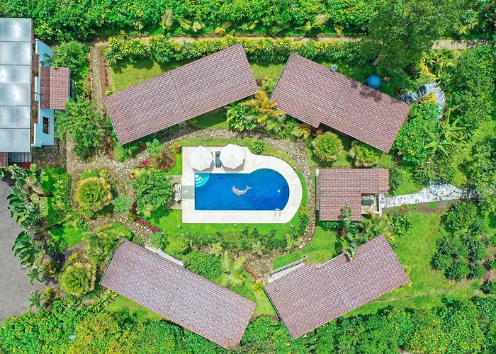 Coffee Lodge Cristal Glamping & Spa