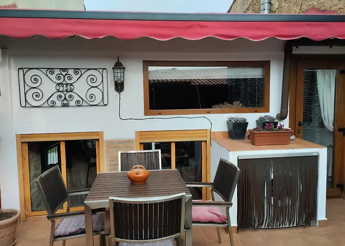 LES LLÚDRIGUES. Casa Loft con encantadora terraza