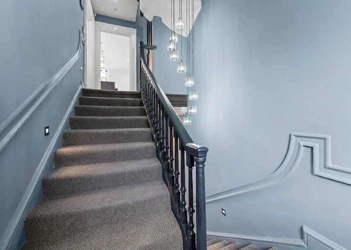 Baths Ultimate House Sleeps 43