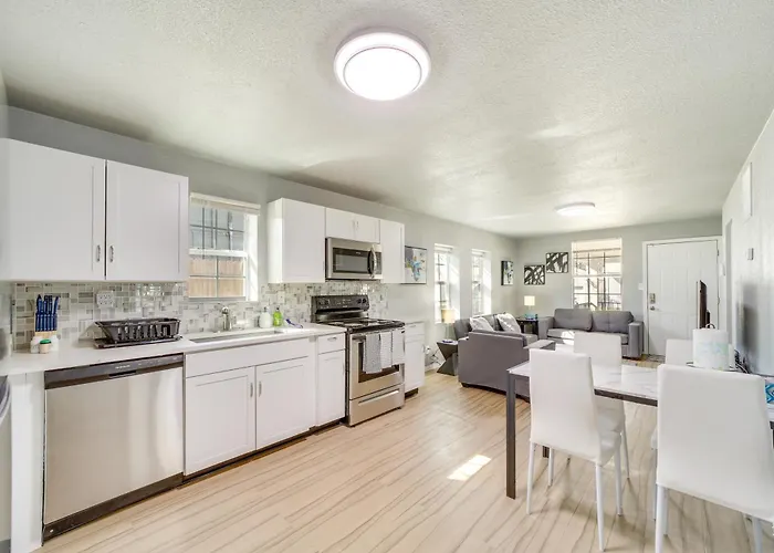 Convenient Tulsa Home - 2 Mi To Downtown!