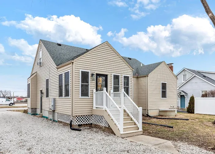 Dog-Friendly 5-Br Home For Groups