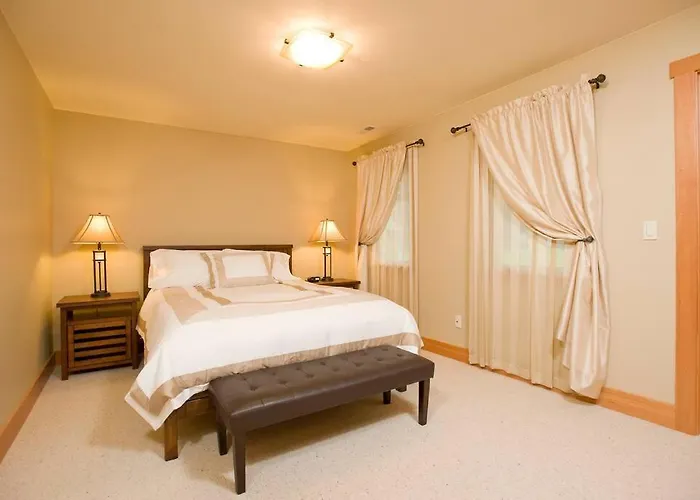 Woodinville'S Hollywood Hill Guest House