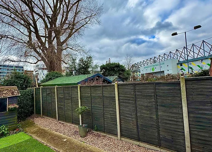 Stylish & Modern 2 Bedroom City Centre Norwich Home
