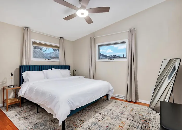 Vacation Home In Albany
