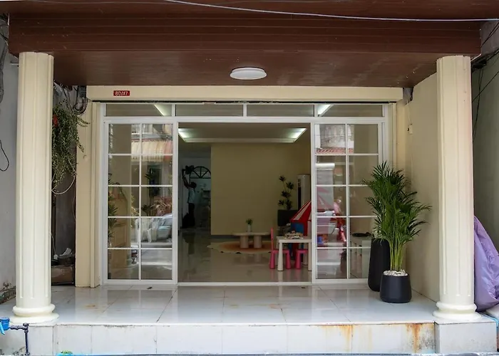 Beachfront 4-Br House In Patong