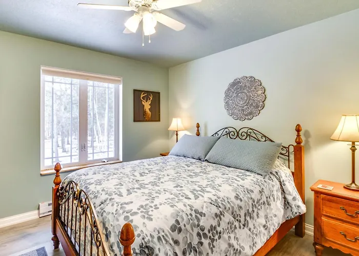 White Swan Lake Home Near Hiking & Snowmobiling!