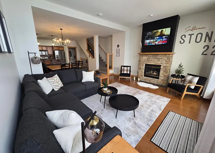 Mountain Escape For Ski And Golf Enthusiasts