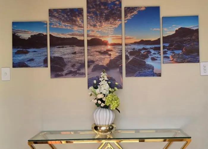 3 Bedroom Home In Palmerston North With Bbq And Sky Tv