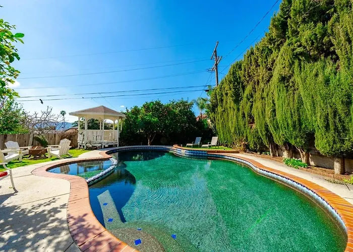 Pool Spa Games Peaceful Garden Retreat