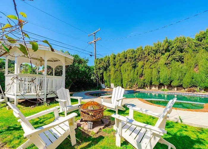 Pool Spa Games Peaceful Garden Retreat