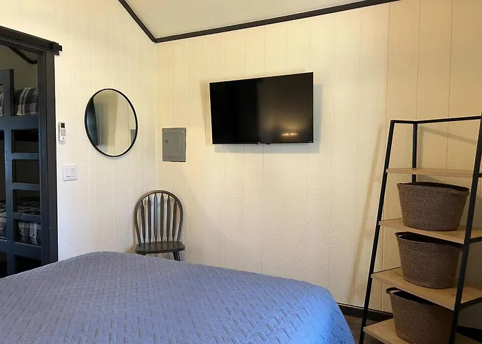 Lakefront Cabin - The Willows - 11
