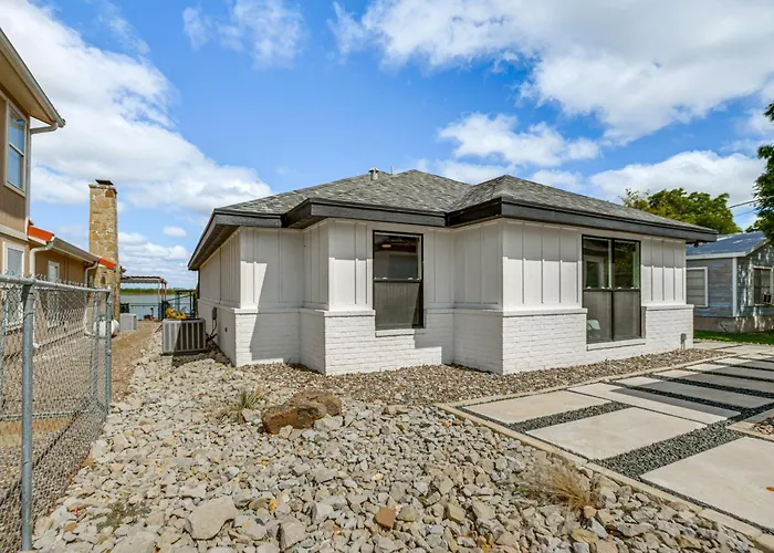 Lakefront Home W/ Dock & Patio In San Angelo!