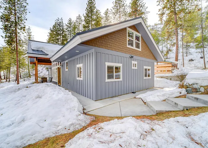 'Chelan Mountain Retreat' Chalet W/ Fire Pit!