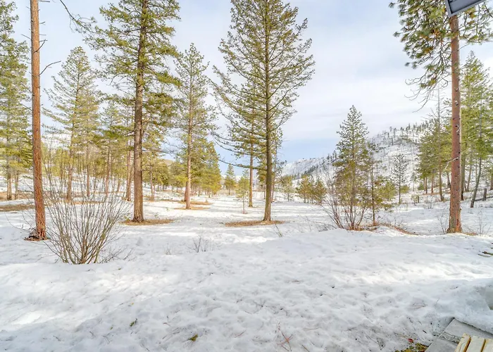 'Chelan Mountain Retreat' Chalet W/ Fire Pit!