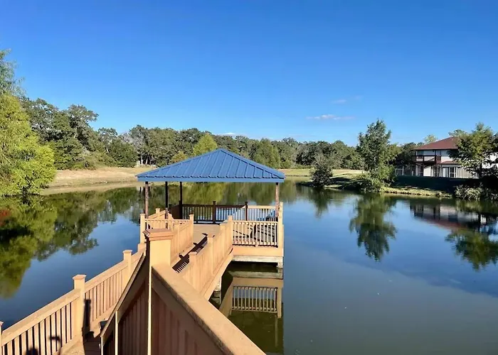 Luxury Home Near Kyle Field & Expo Center