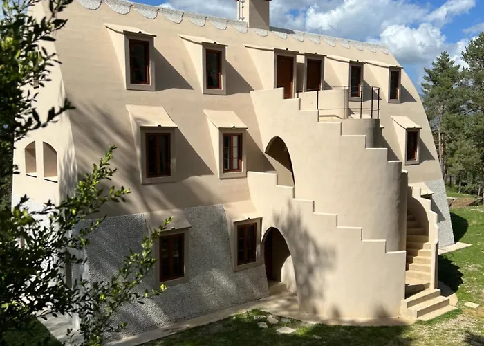 El Castell De La Pobla De Lillet (Adults Only)