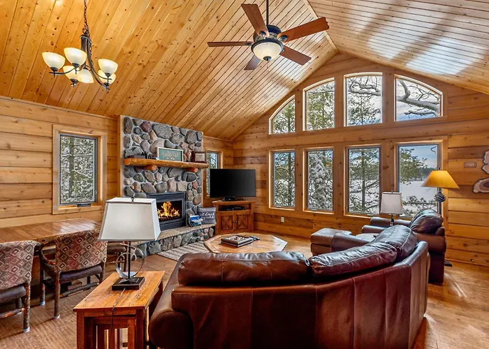 The Cedar Lakehouse In Lake Tomahawk Wi