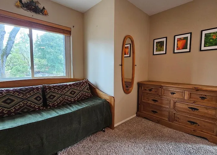Knotty Pine Cabin With Artisan Stone Patio - Walk To Bass Lake