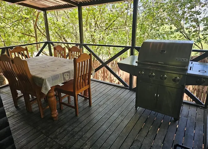 Whispering Creek Mountain Lodge