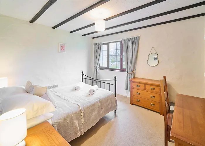 Host & Stay - Providence Cottage